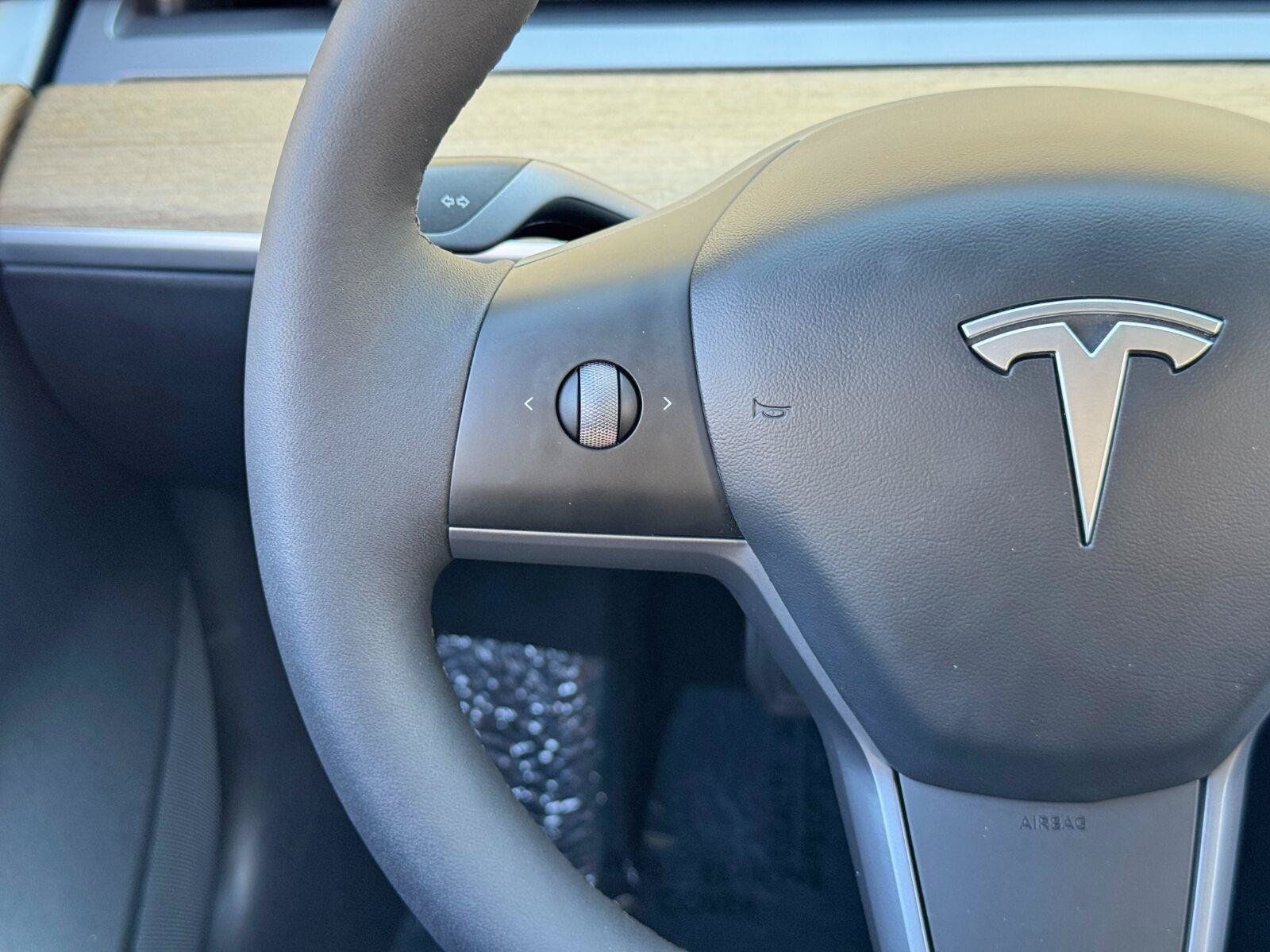 Used 2022 Tesla Model 3 Standard Range RWD image 17