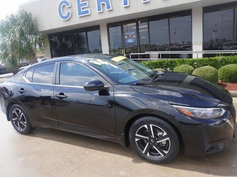 Used 2024 Nissan Sentra SV image 2