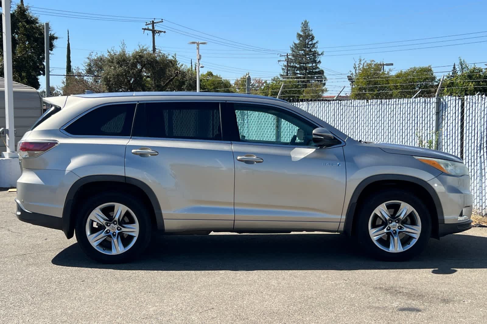 Used 2014 Toyota Highlander Limited Platinum AWD/4WD image 6