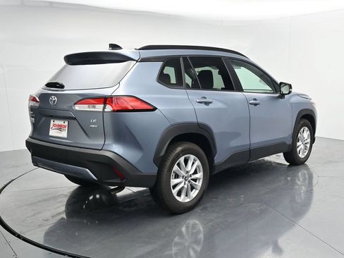 Used 2025 Toyota Corolla Cross LE AWD/4WD image 7