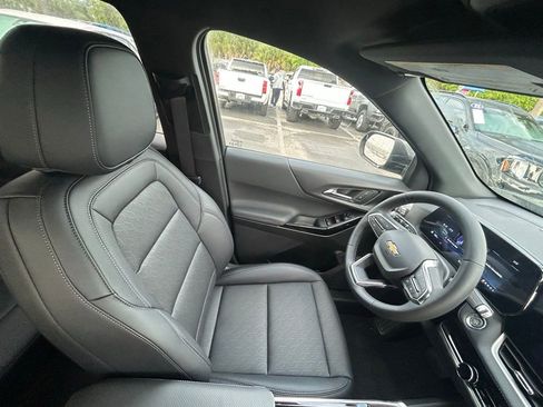 New 2026 Chevrolet Equinox LT w/ Convenience Package II FWD image 26