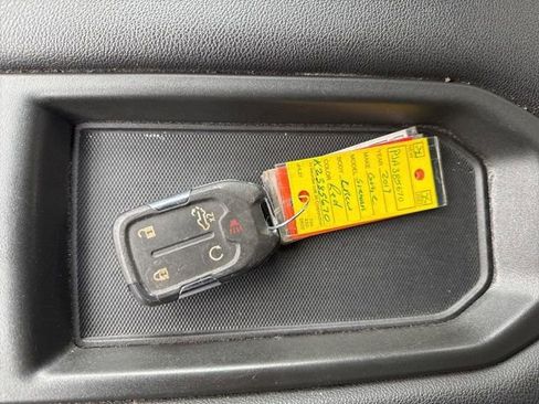 Used 2019 GMC Sierra 1500 Elevation image 9