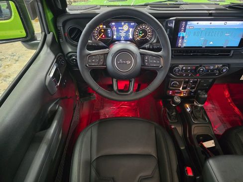 New 2025 Jeep Wrangler Unlimited Rubicon w/ Technology Group image 27