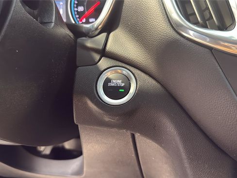 Used 2024 Chevrolet Equinox LT FWD image 21