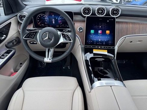 Used 2026 Mercedes-Benz GLC 300 4MATIC image 10