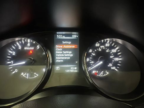 Used 2017 Nissan Rogue S FWD image 11