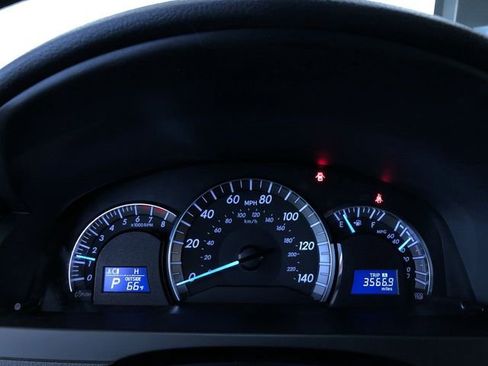 Used 2012 Toyota Camry SE w/ Preferred Accessory Pkg FWD image 30