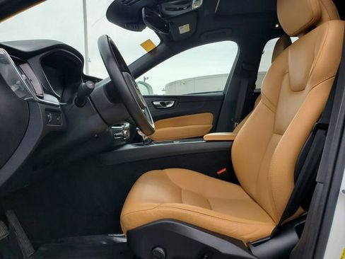 Used 2020 Volvo XC60 T5 Momentum AWD/4WD image 5