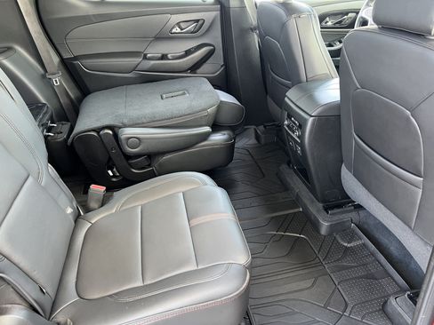 Used 2024 Chevrolet Traverse RS AWD/4WD image 25