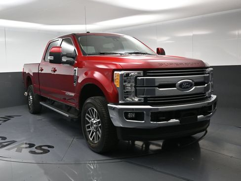 Used 2017 Ford F250 Lariat w/ Lariat Ultimate Package AWD/4WD image 3