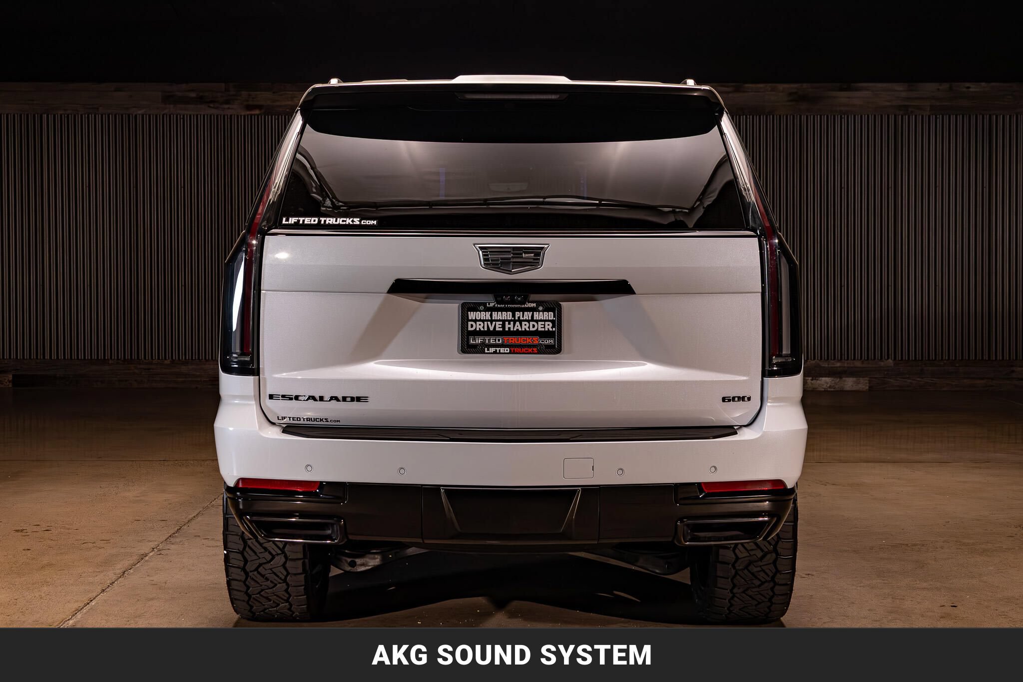 Used 2026 Cadillac Escalade ESV Platinum Sport w/ LPO, ONYX Package AWD/4WD image 8