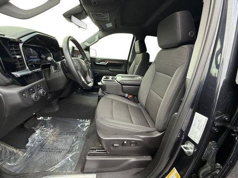 Used 2024 Chevrolet Silverado 1500 LT AWD/4WD image 9