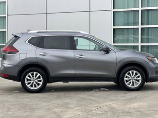 Used 2019 Nissan Rogue SV video 3