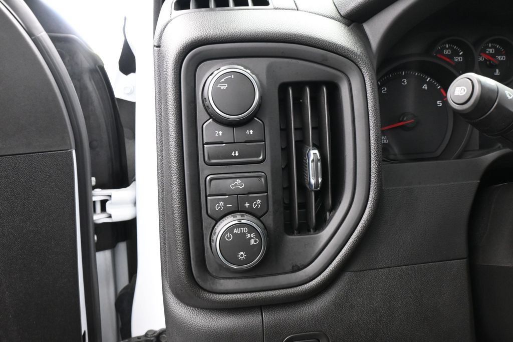 Used 2026 Chevrolet Silverado 3500 W/T AWD/4WD image 16