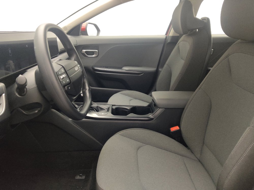 Used 2025 Kia K4 FWD image 17