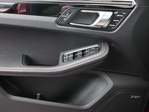 New 2026 Porsche Macan AWD/4WD image 11