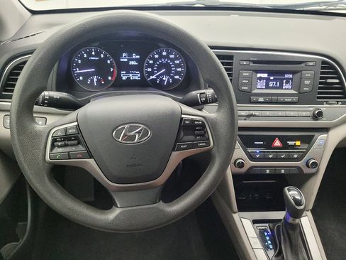 Used 2018 Hyundai Elantra SE FWD image 22