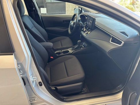 Used 2025 Nissan Versa SV FWD image 35
