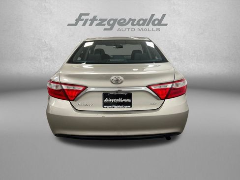 Used 2016 Toyota Camry LE FWD image 4