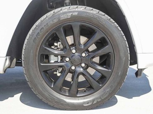 Used 2021 Jeep Grand Cherokee Laredo X RWD image 12