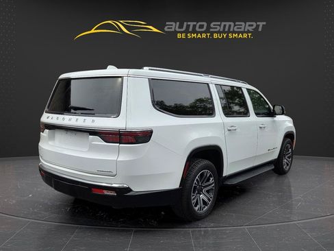 Used 2023 Jeep Wagoneer L Series II AWD/4WD image 5