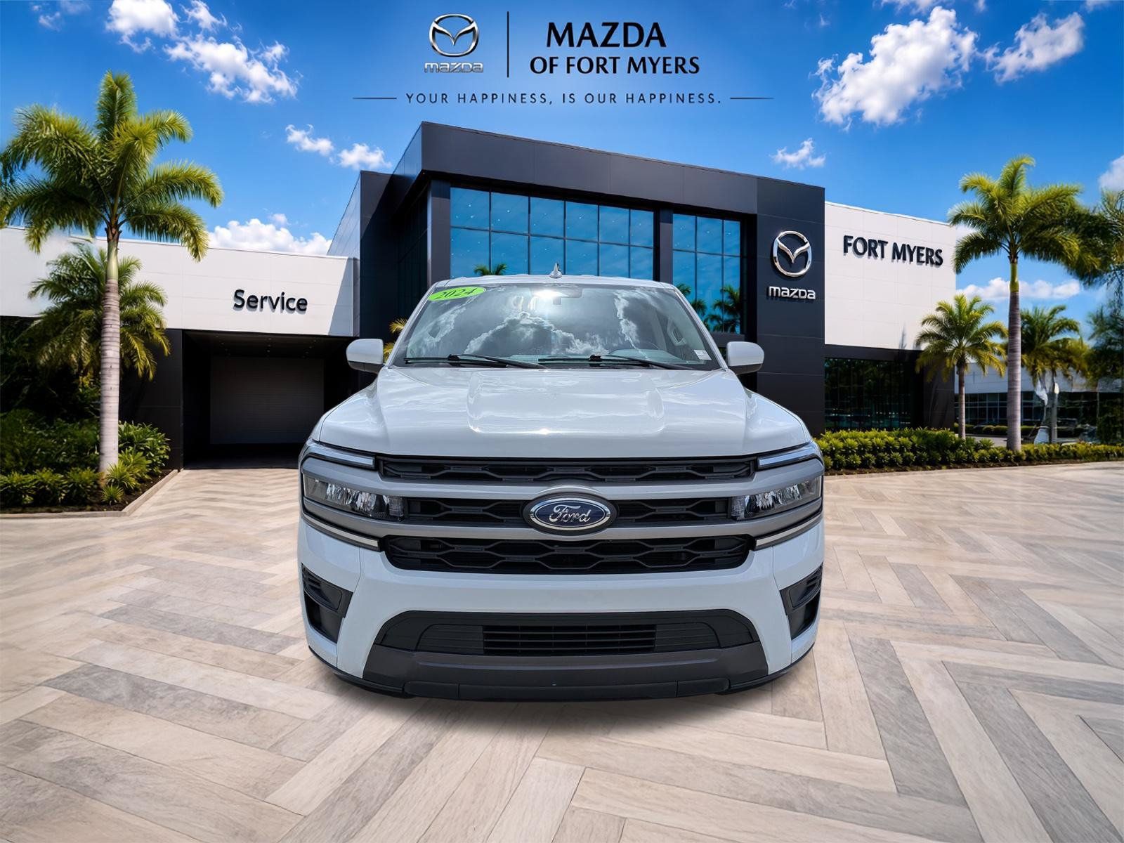 Used 2024 Ford Expedition XLT RWD image 9