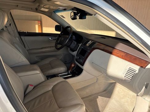 Used 2011 Cadillac DTS Premium w/ Driver Awareness Package FWD image 23