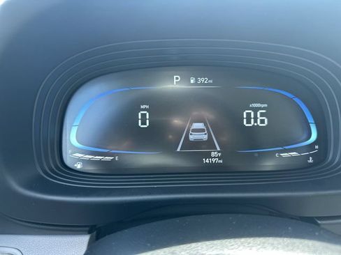 Used 2025 Hyundai Venue SEL FWD image 26