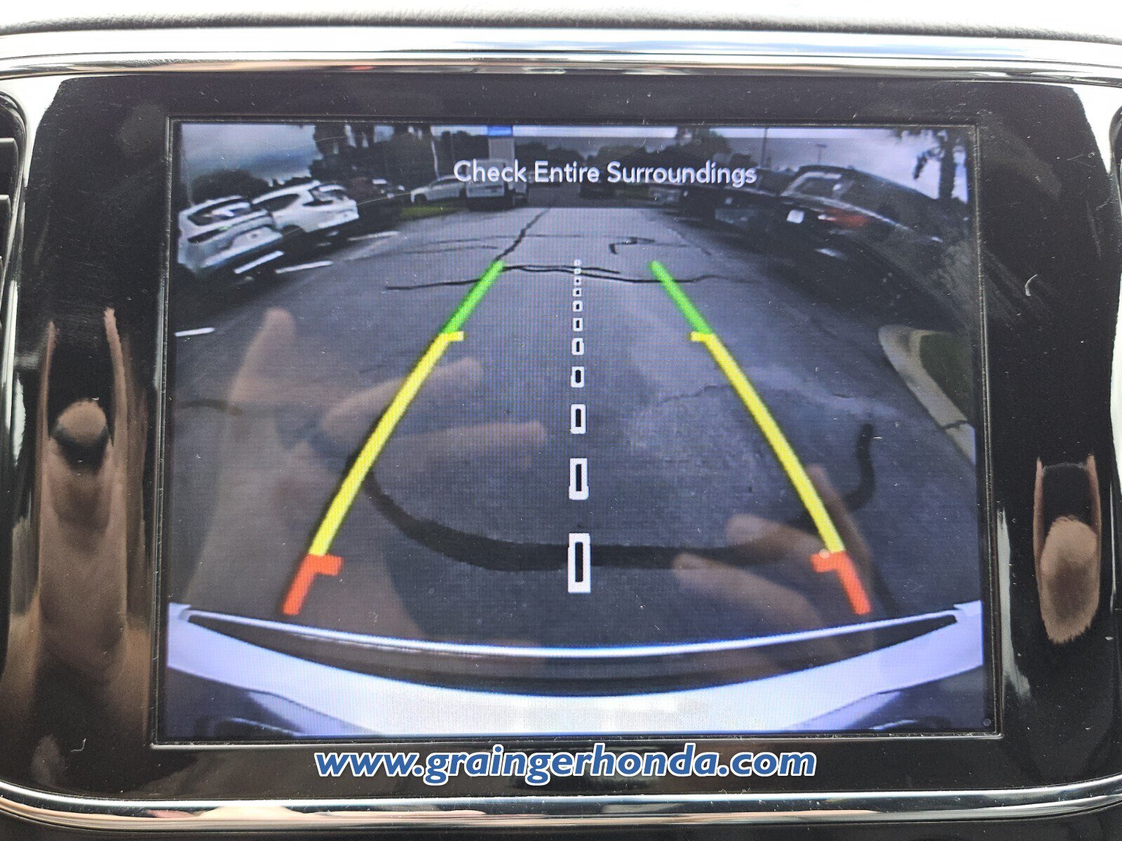 Used 2020 Jeep Grand Cherokee Overland AWD/4WD image 16