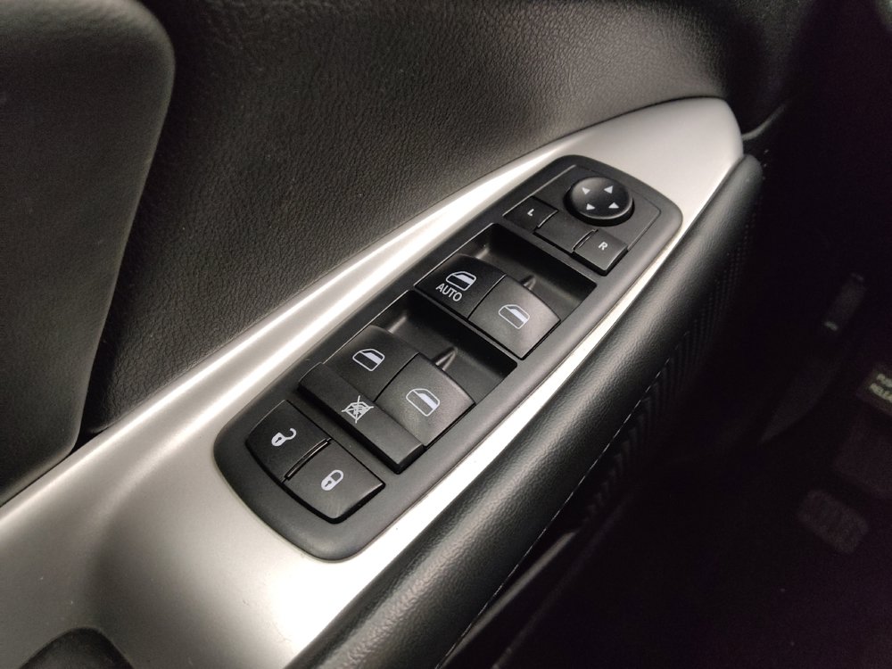 Used 2018 Dodge Journey SE w/ Connectivity Group FWD image 27