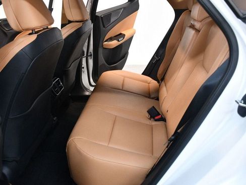 Used 2025 Lexus NX 250 FWD w/ Towing Package (2000 Lbs) image 6