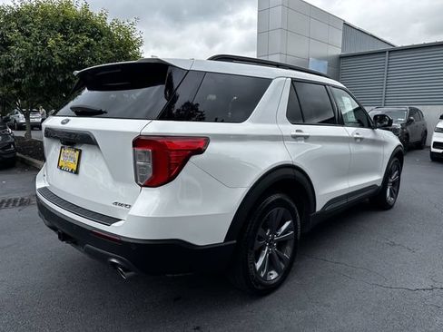 Certified 2023 Ford Explorer XLT w/ Equipment Group 202A AWD/4WD image 5