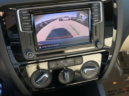 Used 2016 Volkswagen Jetta SEL image 18