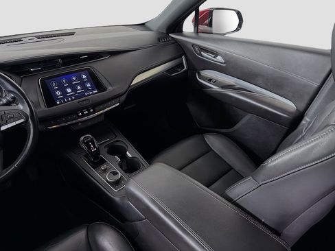 Used 2021 Cadillac XT4 Premium Luxury FWD image 24