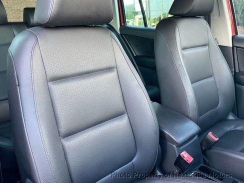 Used 2012 Volkswagen Tiguan SE image 10