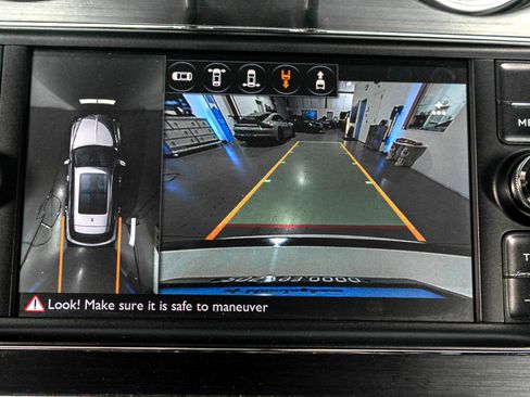 Used 2017 Bentley Bentayga image 15