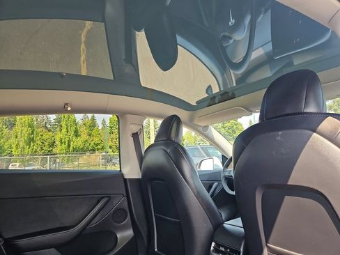 Used 2022 Tesla Model Y Performance AWD/4WD image 29