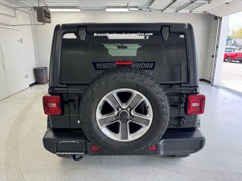 Used 2019 Jeep Wrangler Unlimited Sahara w/ Safety Group AWD/4WD image 5