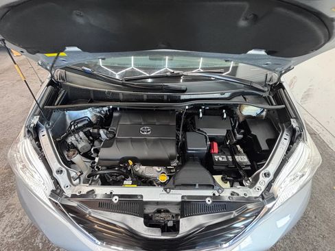 Used 2014 Toyota Sienna LE FWD image 25