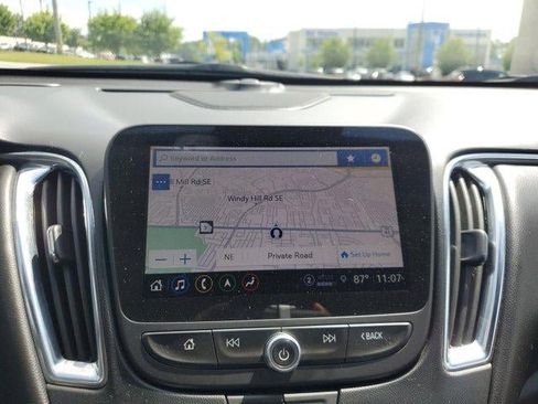 Used 2024 Chevrolet Malibu LT FWD image 24
