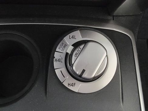 Used 2018 Toyota 4Runner Limited AWD/4WD image 27