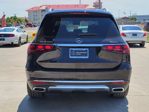 Used 2025 Mercedes-Benz GLS 450 4MATIC image 45