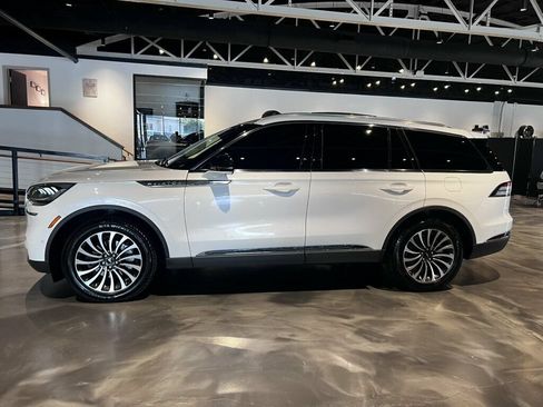 Used 2023 Lincoln Aviator Reserve w/ Equipment Group 201A AWD/4WD image 8