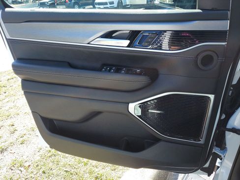 New 2026 Jeep Grand Wagoneer L Limited AWD/4WD image 30