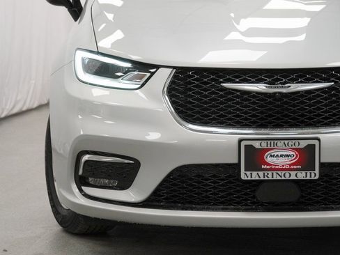 New 2026 Chrysler Pacifica Select image 6