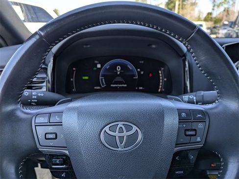 Used 2025 Toyota Camry SE image 27