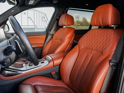 Certified 2025 BMW X7 M60i image 18