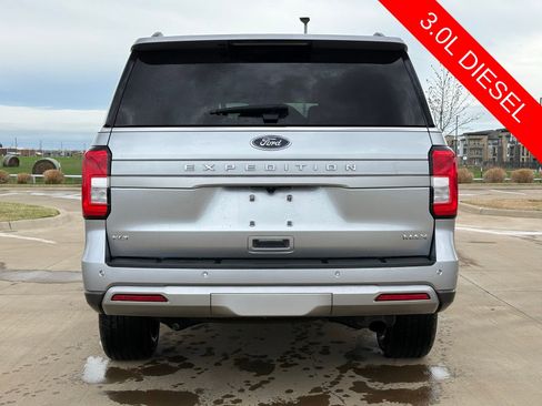 Used 2024 Ford Expedition Max XLT image 6