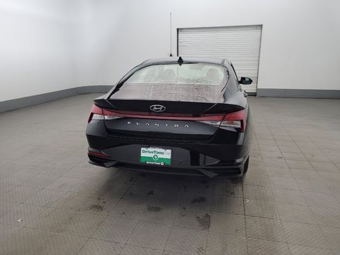 Used 2023 Hyundai Elantra SEL image 7