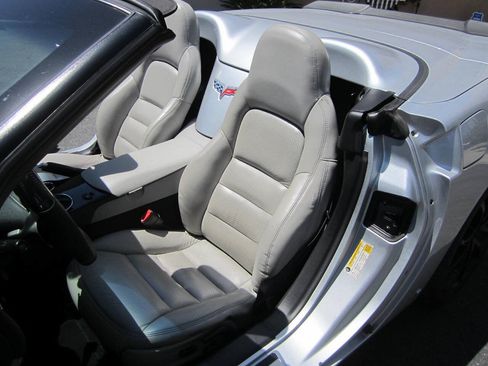 Used 2009 Chevrolet Corvette Convertible w/ Preferred Equipment Group RWD image 30